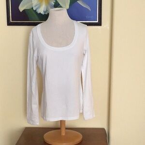 White long sleeve Tee.